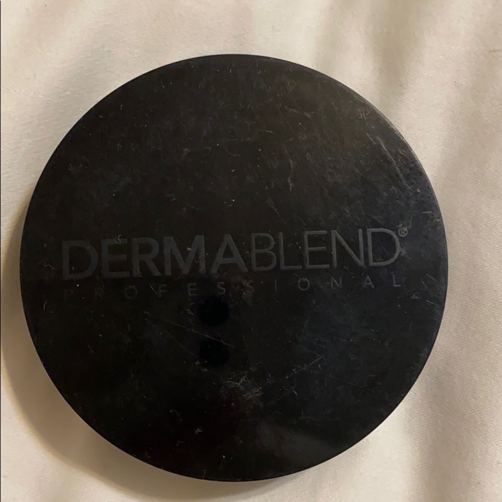 Dermablend translucent powder